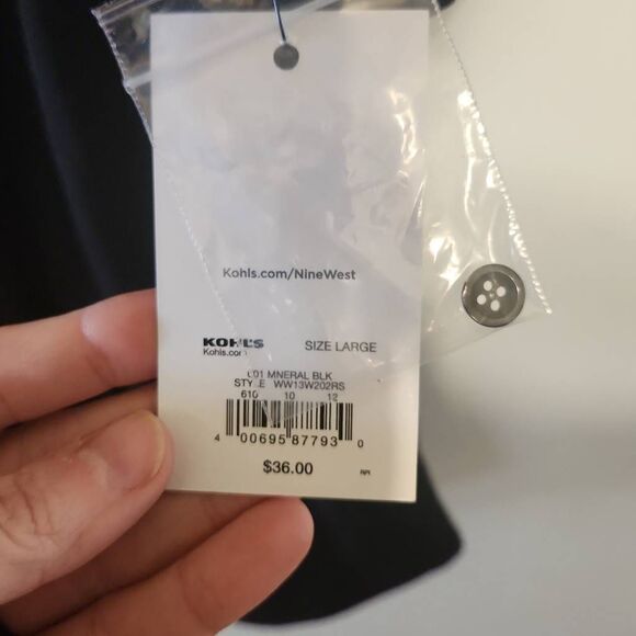 NWT Nine West Smocked Yoke Peplum Blouse Size L Black - Picture 3 of 5